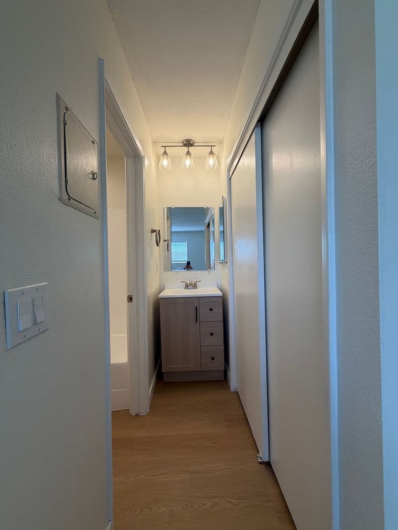 Ventura Apartment: 6301 Nightingale Street,  #1-22