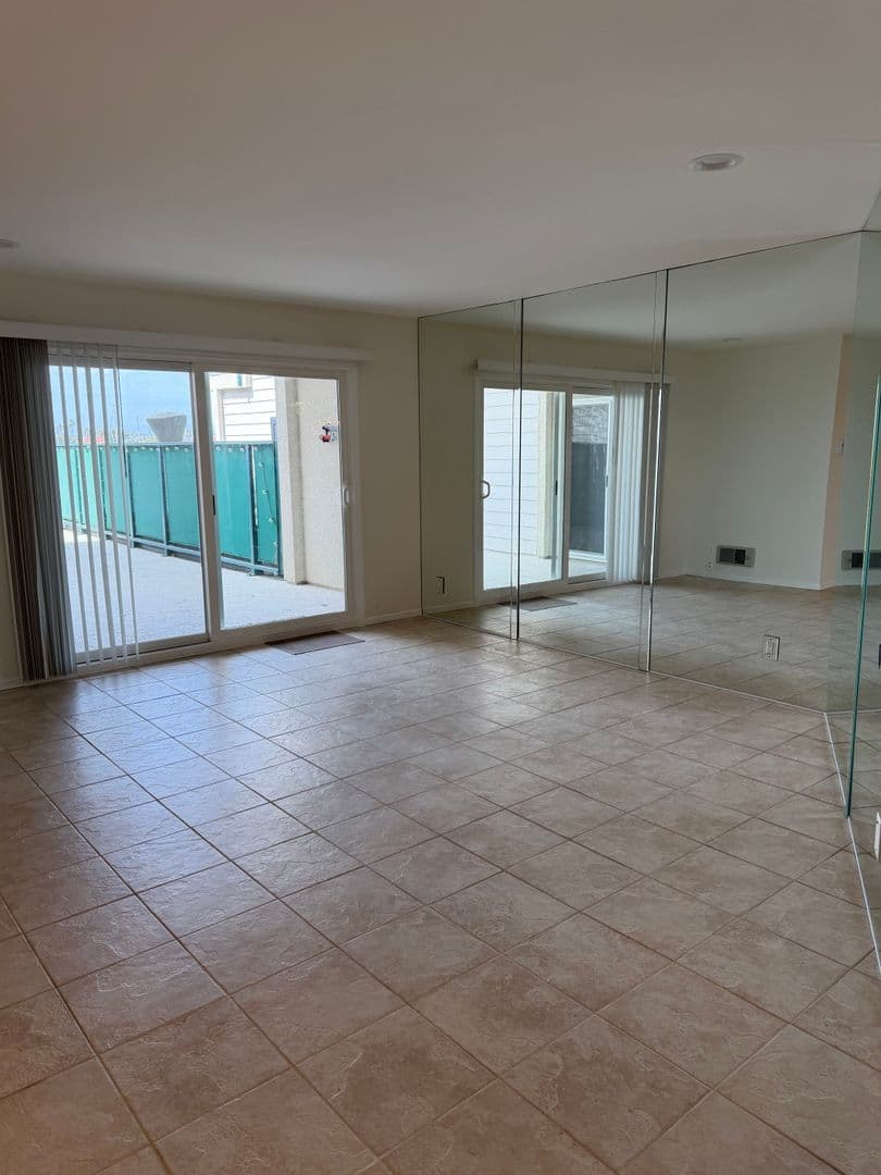 Oxnard Condo: 3101 Peninsula Road #102