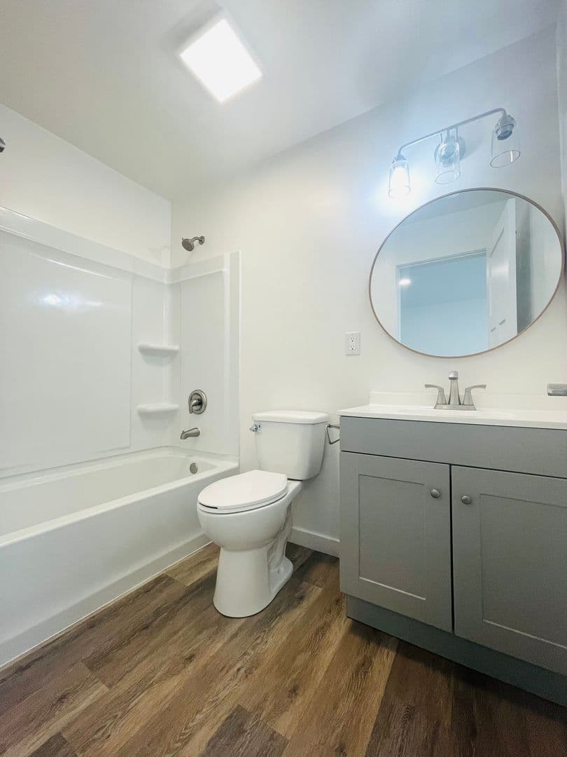 Ventura Apartment: 2938-2948 Lexington Drive