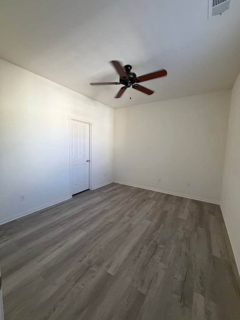 Oxnard House: 3207 Lisbon Lane