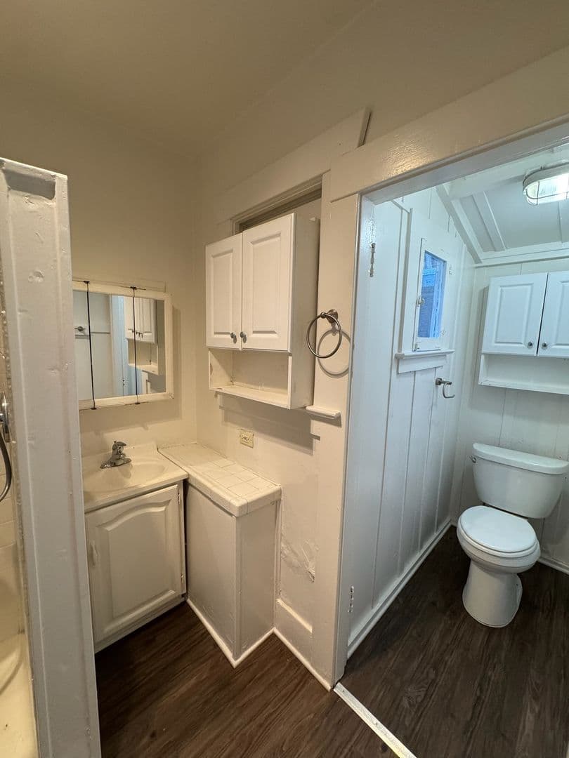 Santa Barbara Apartment: 421 W. De La Guerra Street