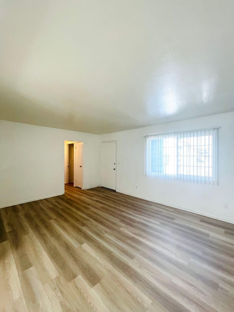 Santa Paula Apartment: 229 W. Santa Barbara Street