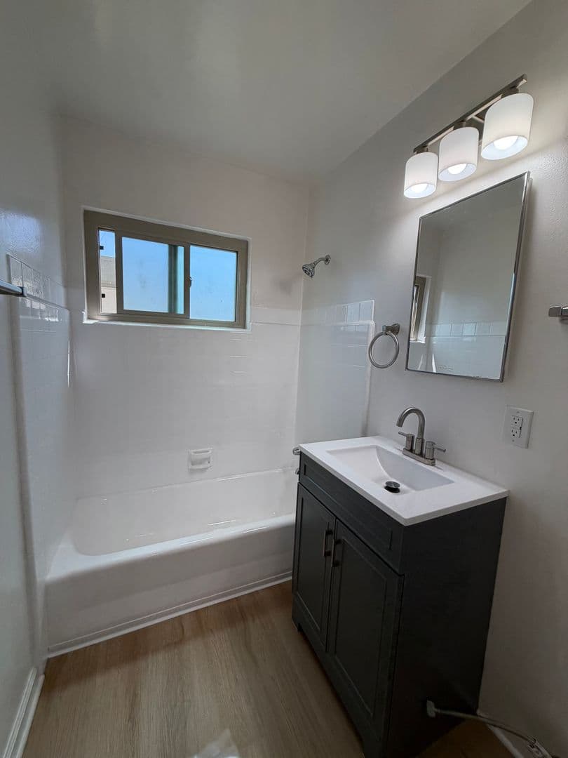 Oxnard Apartment: 839 North A Street