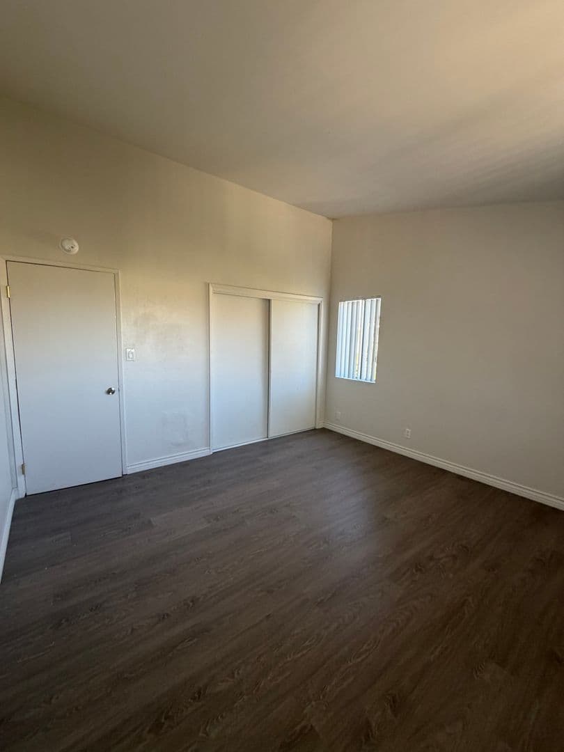 Santa Paula Apartment: 1109-1111 E. Ventura Street