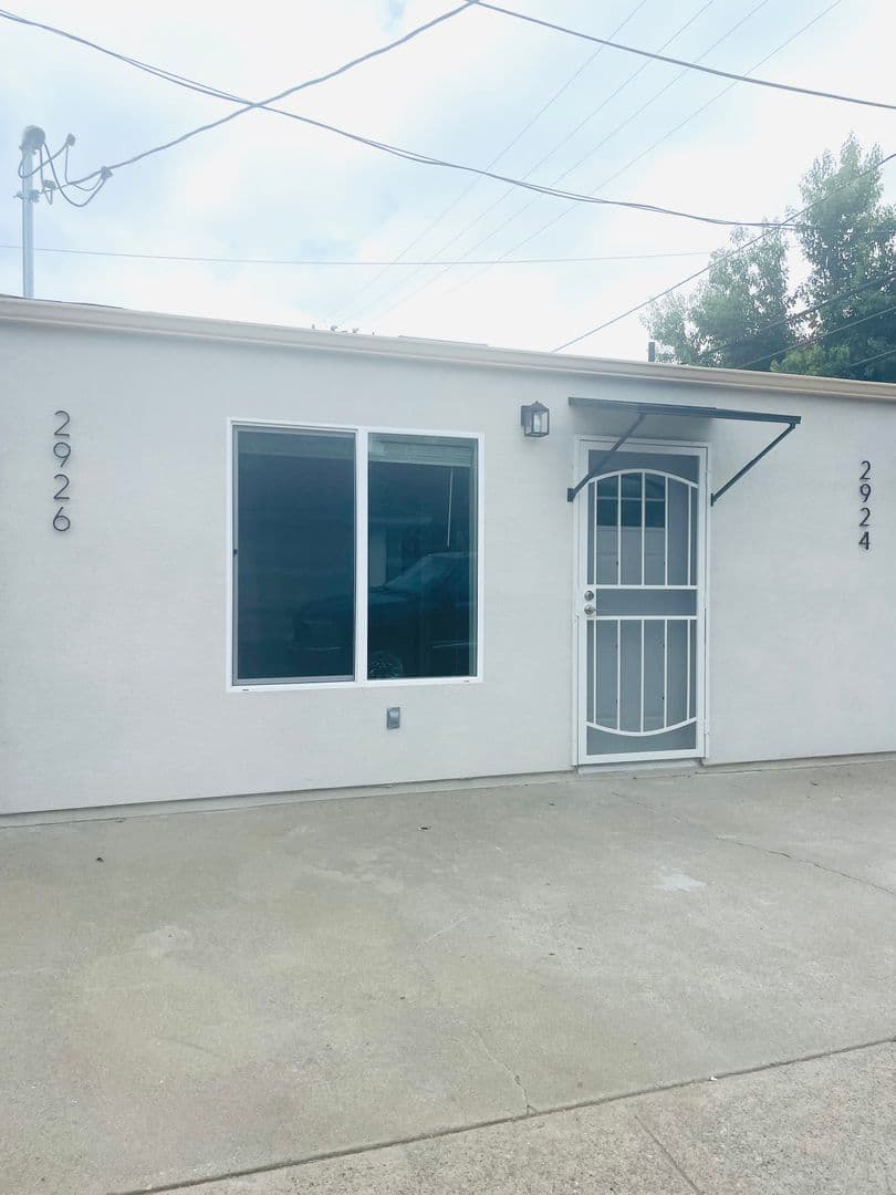 Ventura Apartment: 2938-2948 Lexington Drive