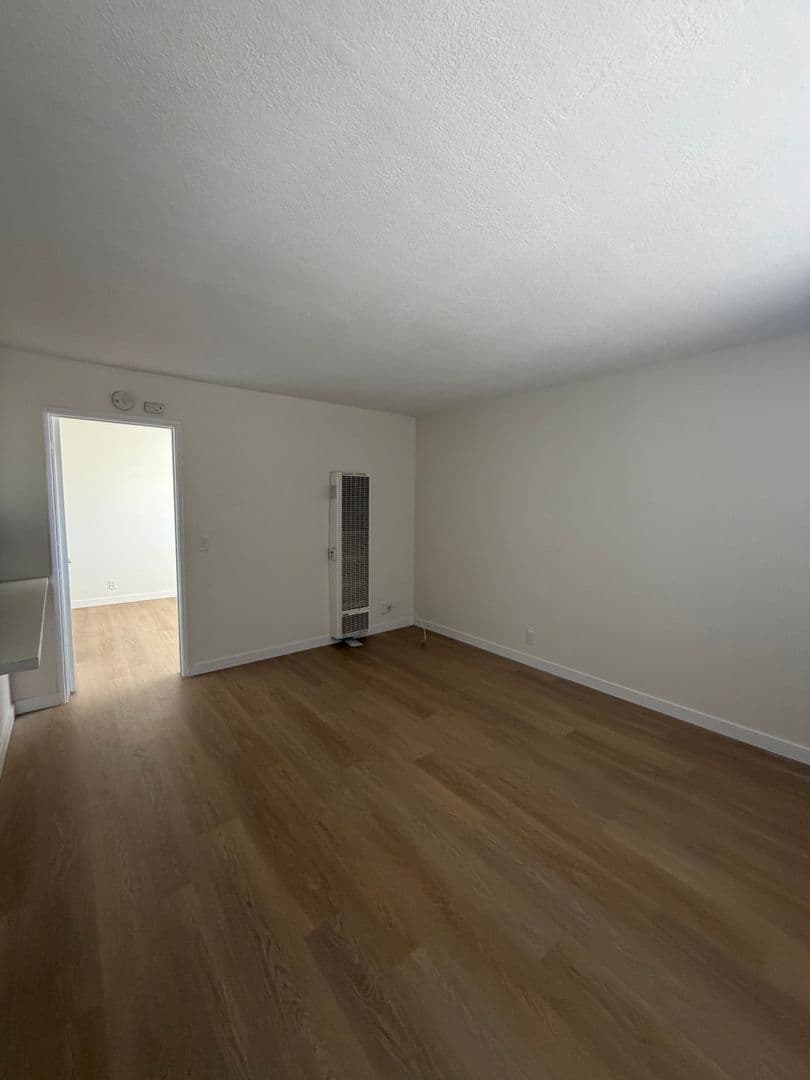 Ventura Apartment: 6301 Nightingale Street,  #1-22