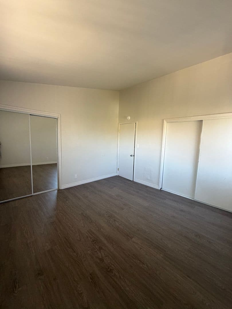 Santa Paula Apartment: 1109-1111 E. Ventura Street