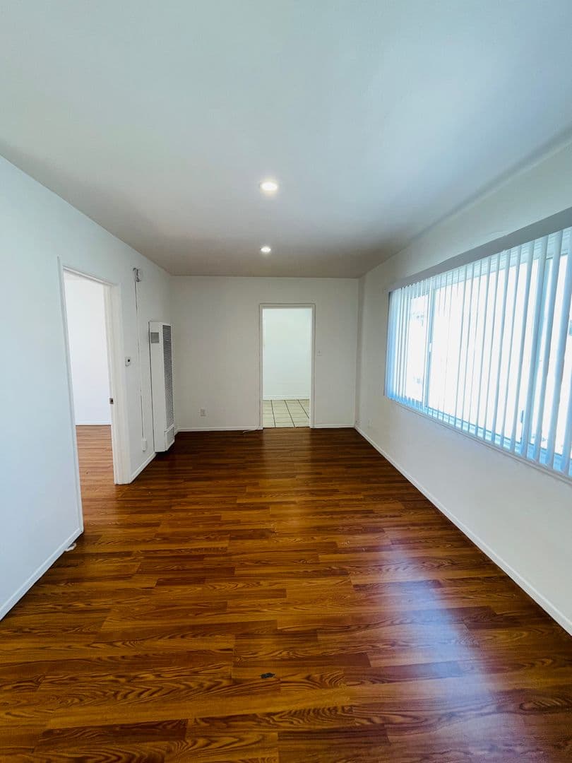 Ventura Apartment: 158 N. Ventura Avenue