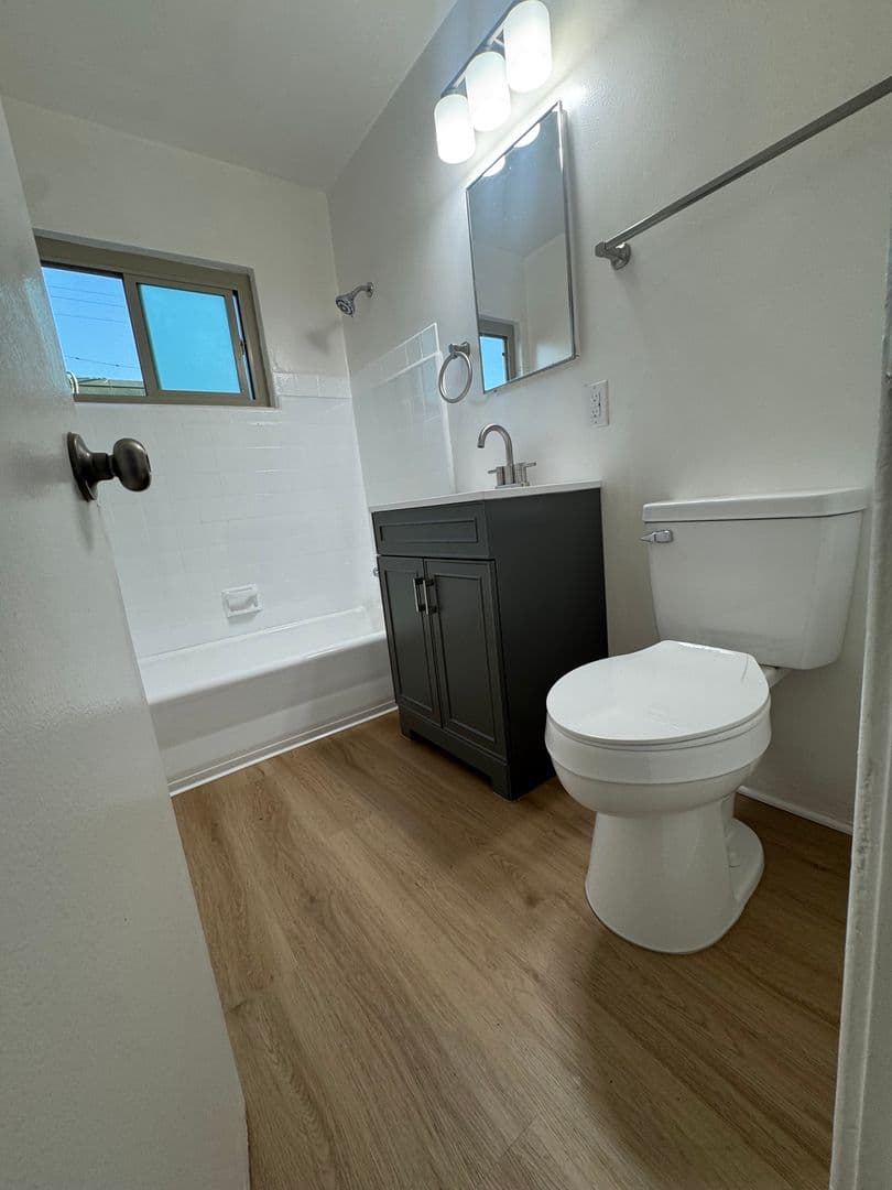 Oxnard Apartment: 839 North A Street