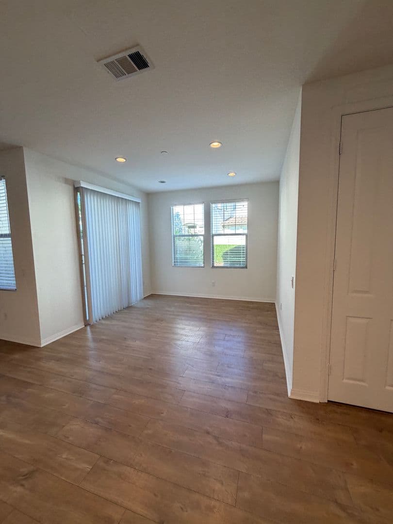 Oxnard House: 3207 Lisbon Lane