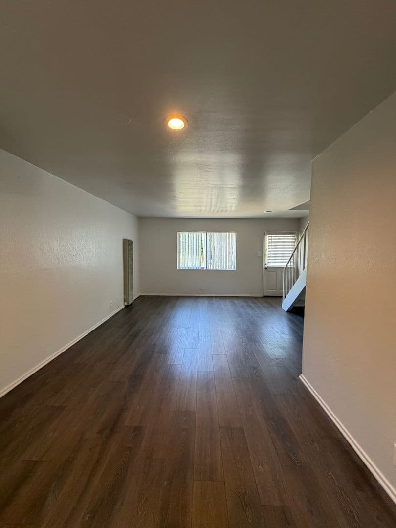 Santa Paula Apartment: 1109-1111 E. Ventura Street