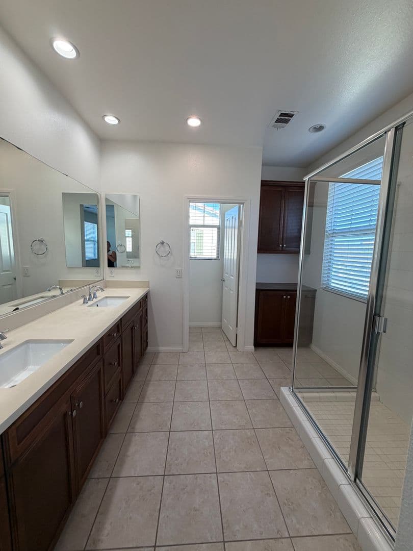 Oxnard House: 3207 Lisbon Lane