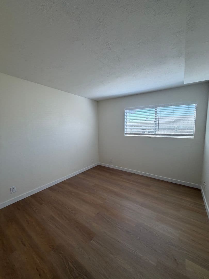 Ventura Apartment: 6301 Nightingale Street,  #1-22