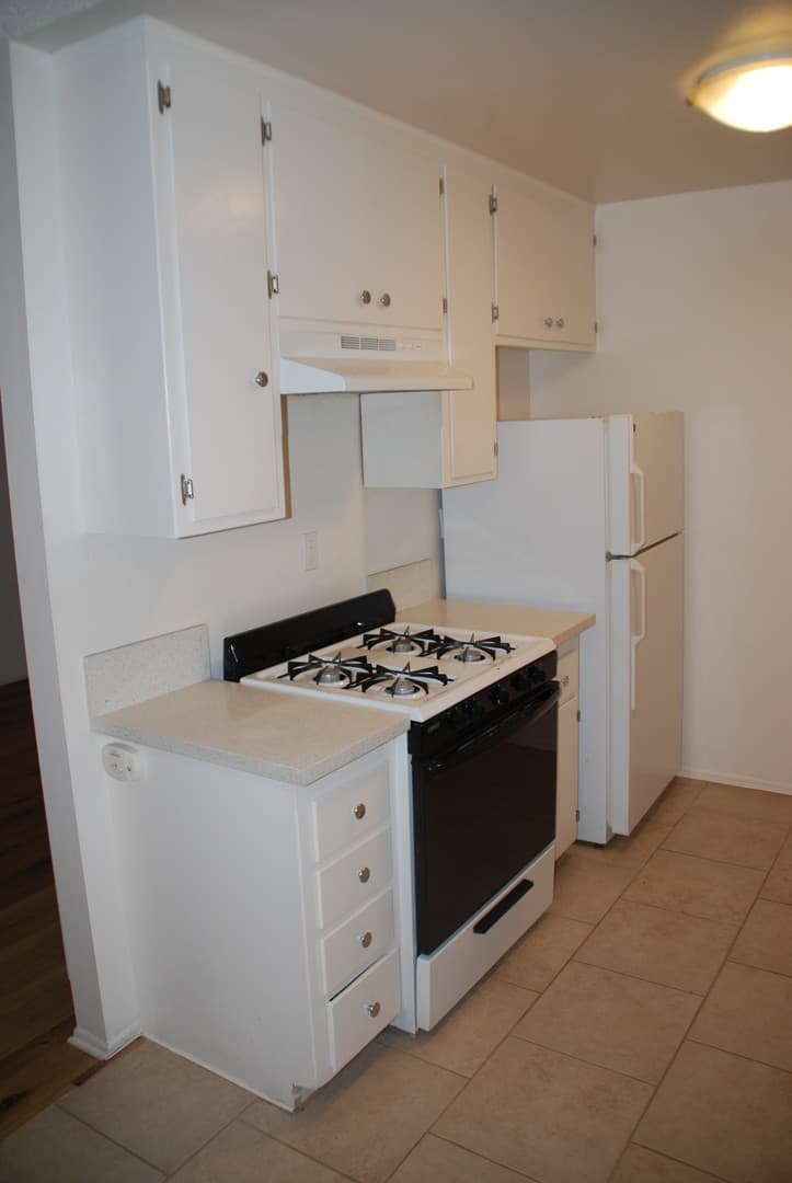 Ventura Apartment: 135-153 S. Hemlock Street