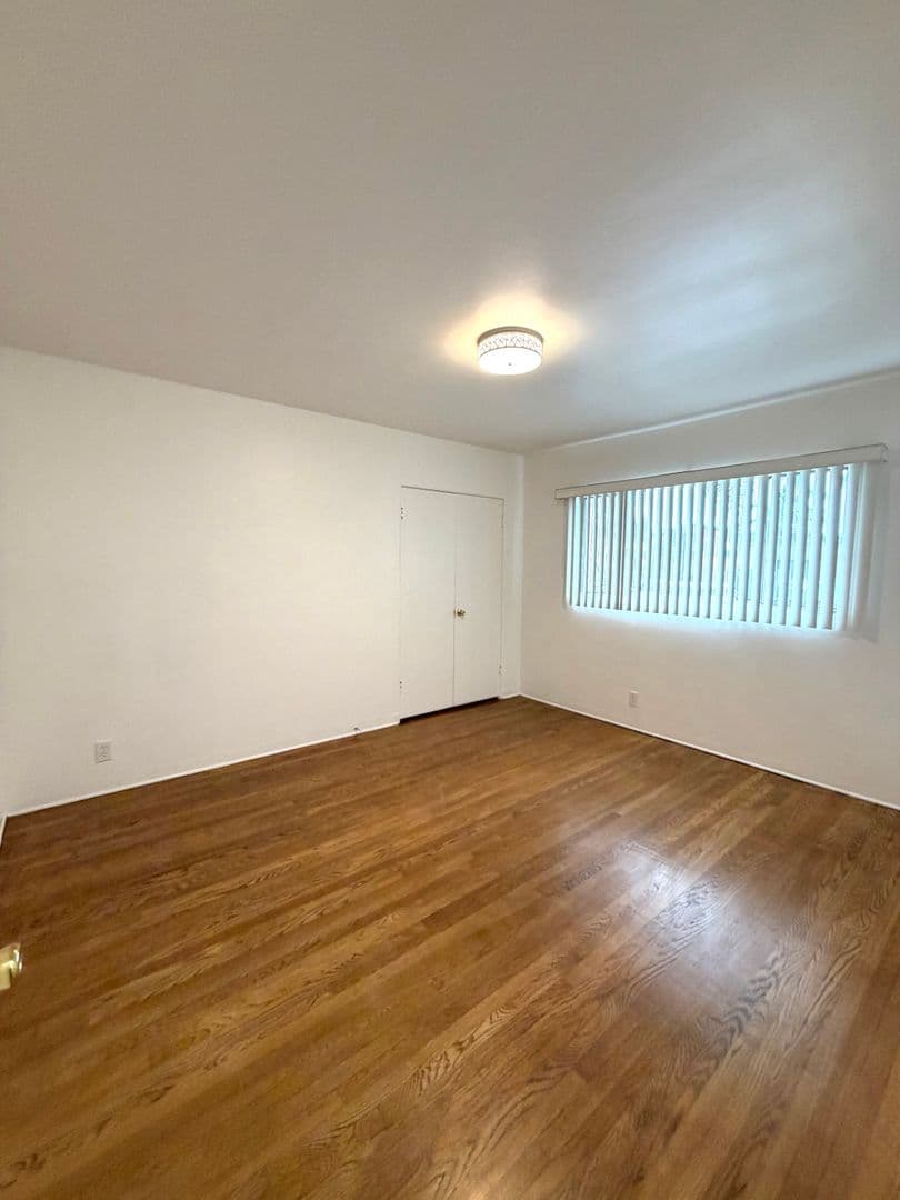 Oxnard Apartment: 839 North A Street