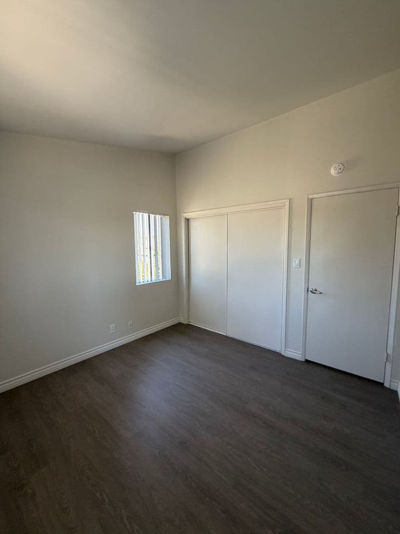 Santa Paula Apartment: 1109-1111 E. Ventura Street