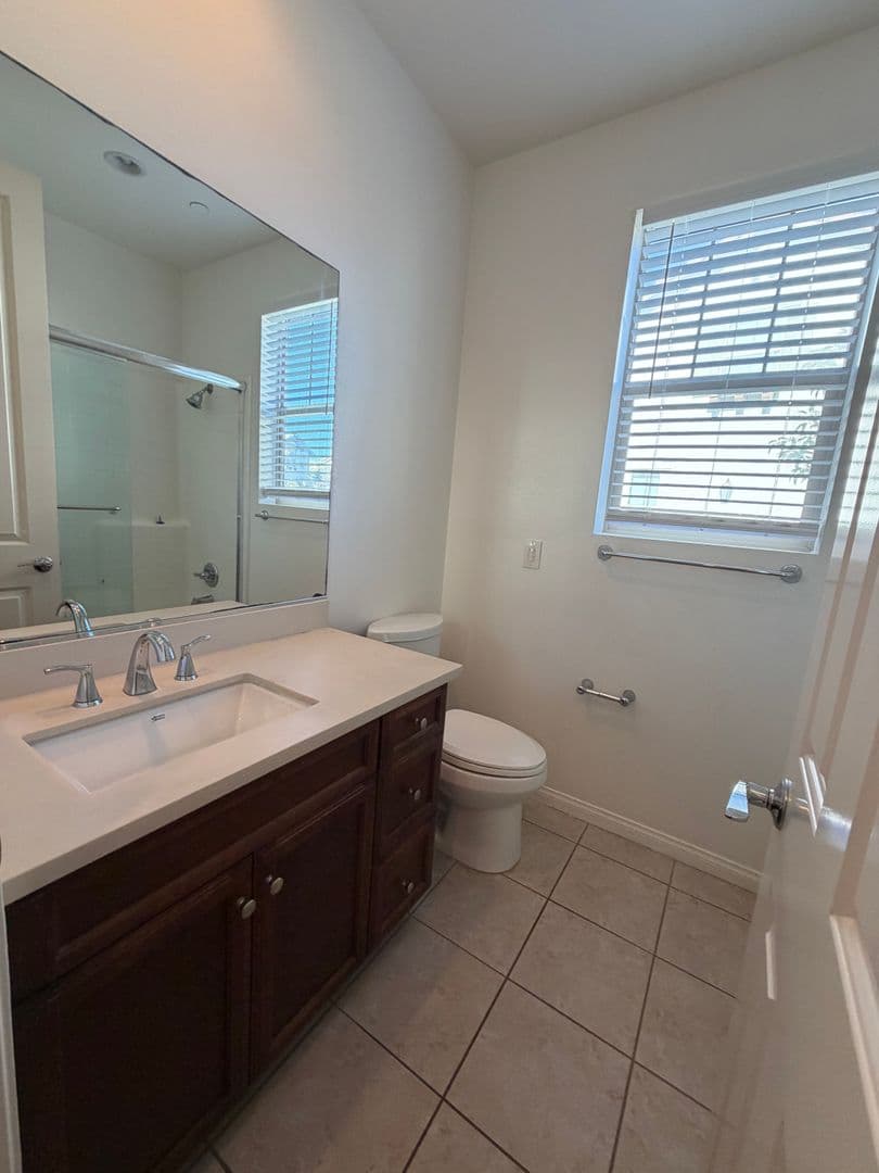 Oxnard House: 3207 Lisbon Lane