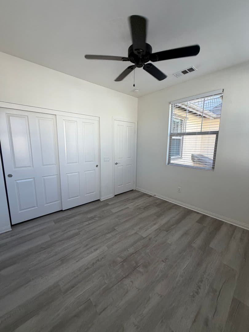 Oxnard House: 3207 Lisbon Lane