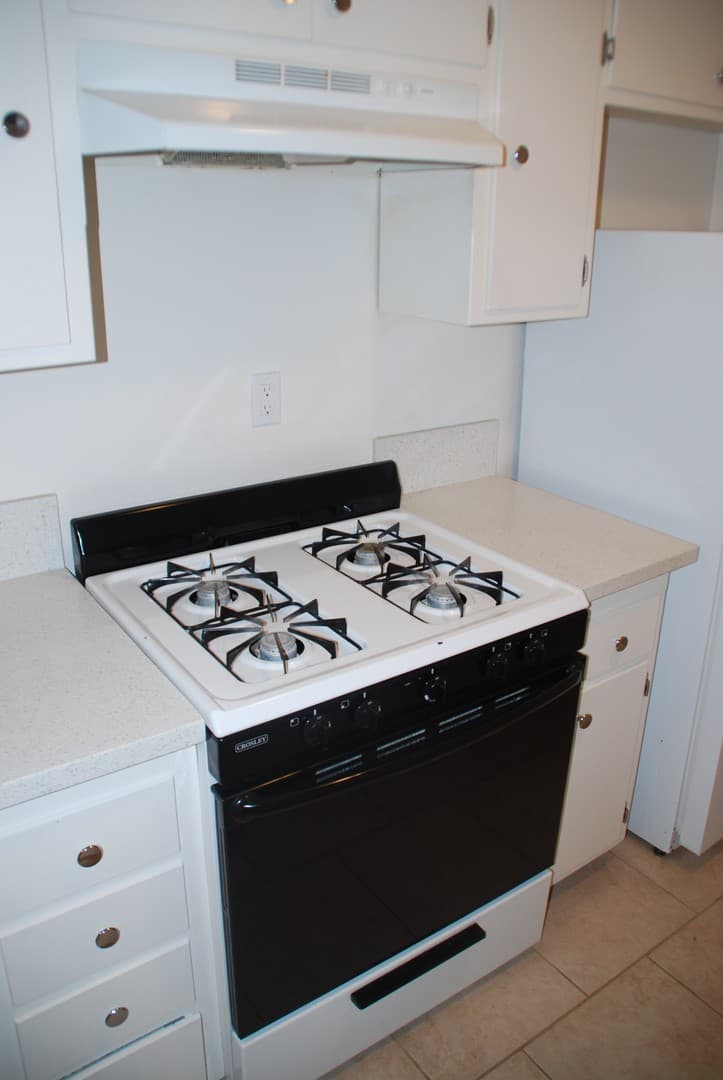Ventura Apartment: 135-153 S. Hemlock Street