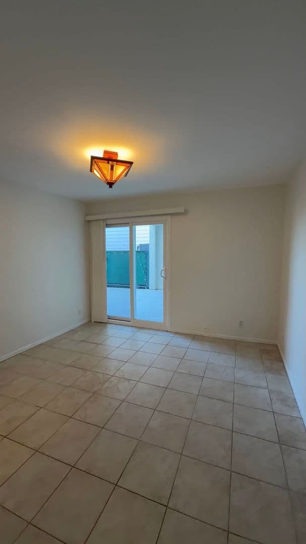 Oxnard Condo: 3101 Peninsula Road #102