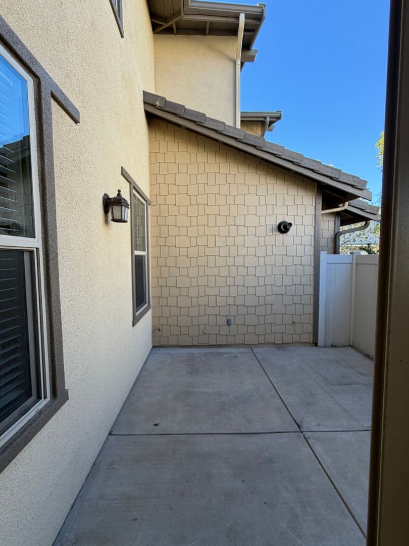 Oxnard House: 3207 Lisbon Lane