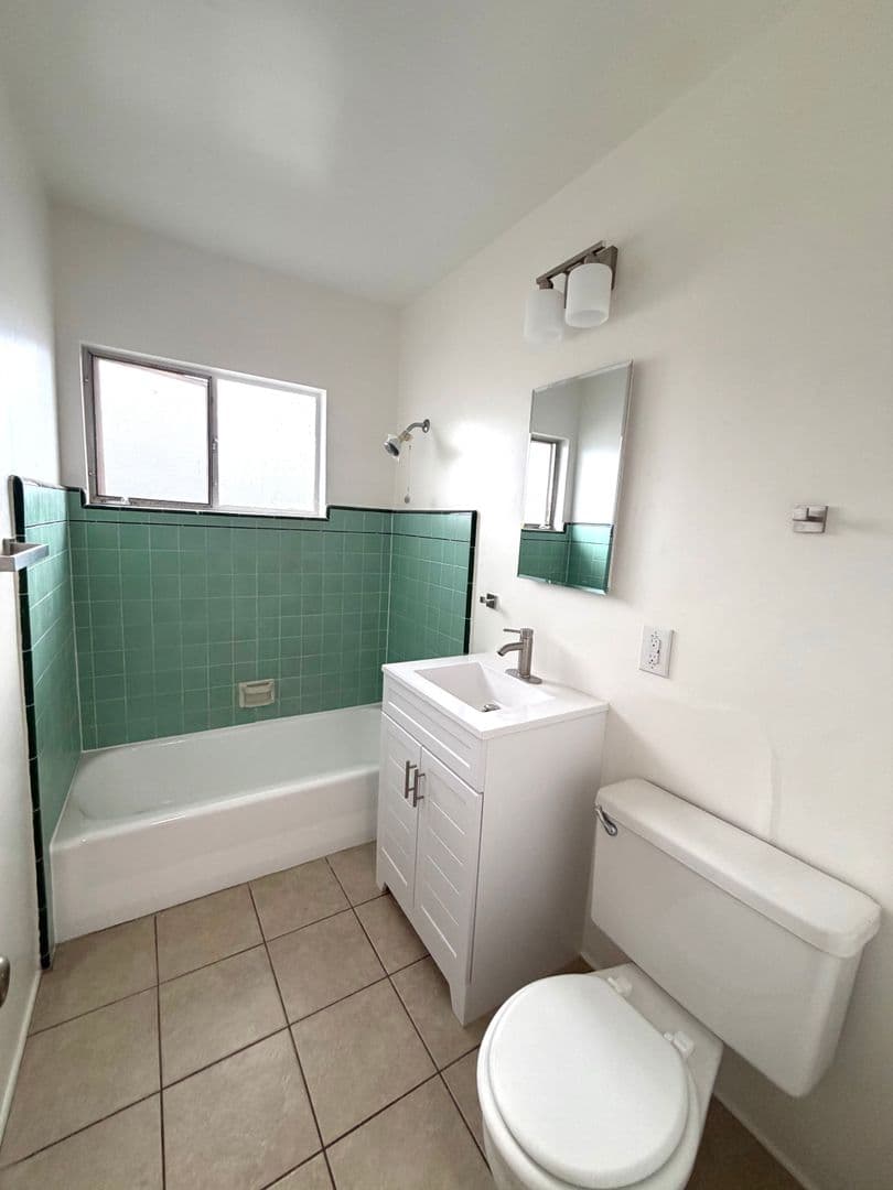Oxnard Apartment: 839 North A Street