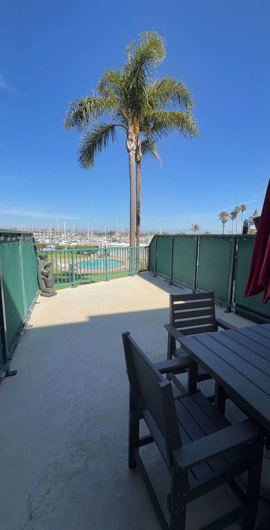 Oxnard Condo: 3101 Peninsula Road #102