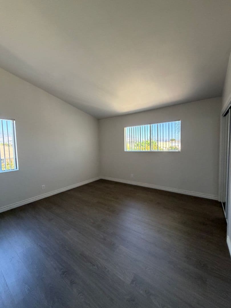 Santa Paula Apartment: 1109-1111 E. Ventura Street
