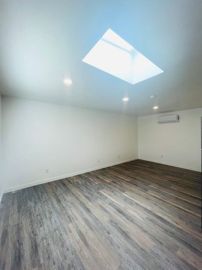 Ventura Apartment: 2938-2948 Lexington Drive