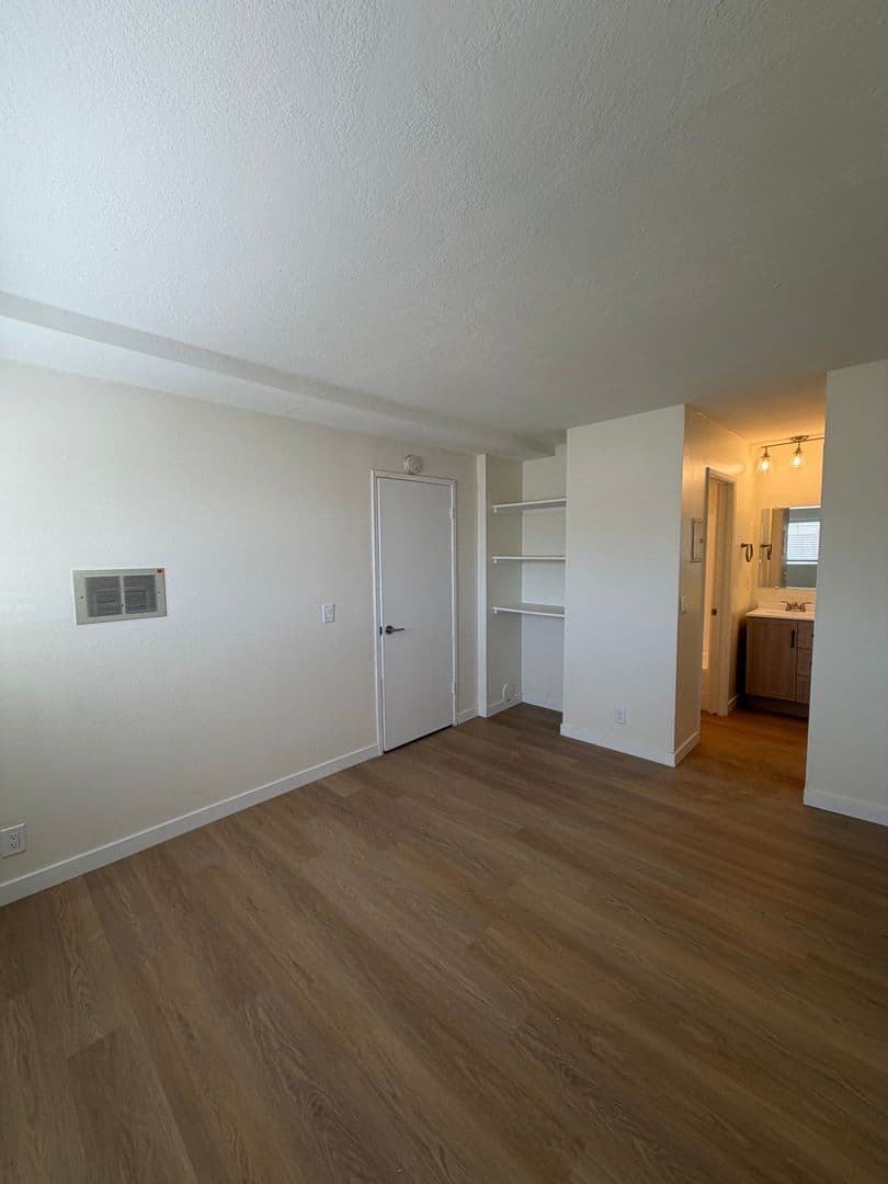 Ventura Apartment: 6301 Nightingale Street,  #1-22
