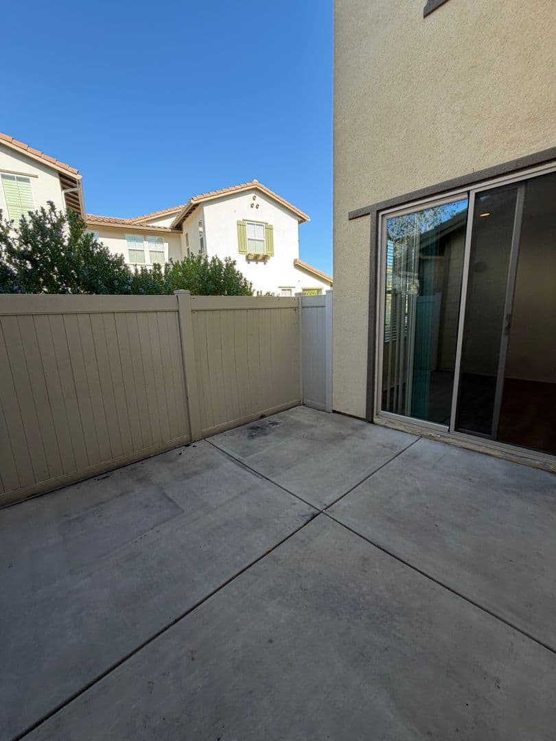 Oxnard House: 3207 Lisbon Lane
