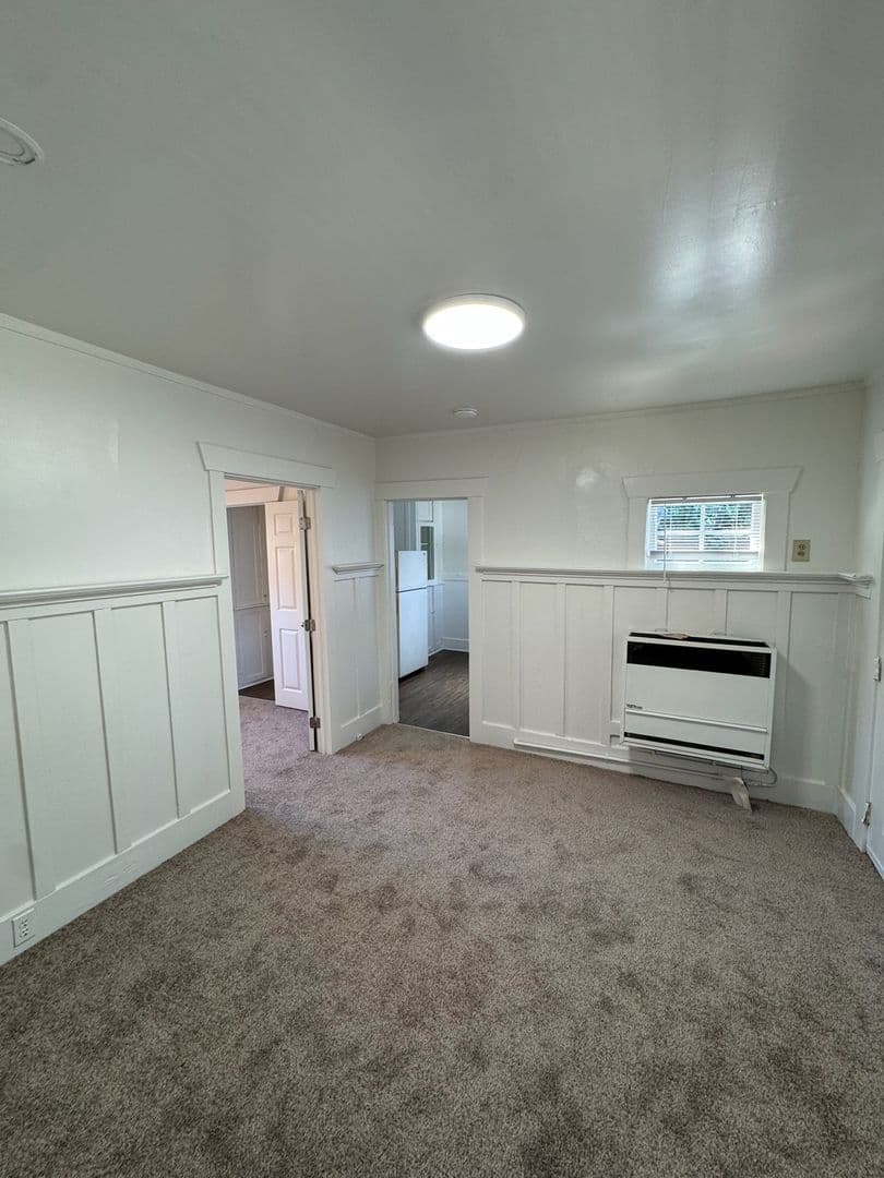 Santa Barbara Apartment: 421 W. De La Guerra Street