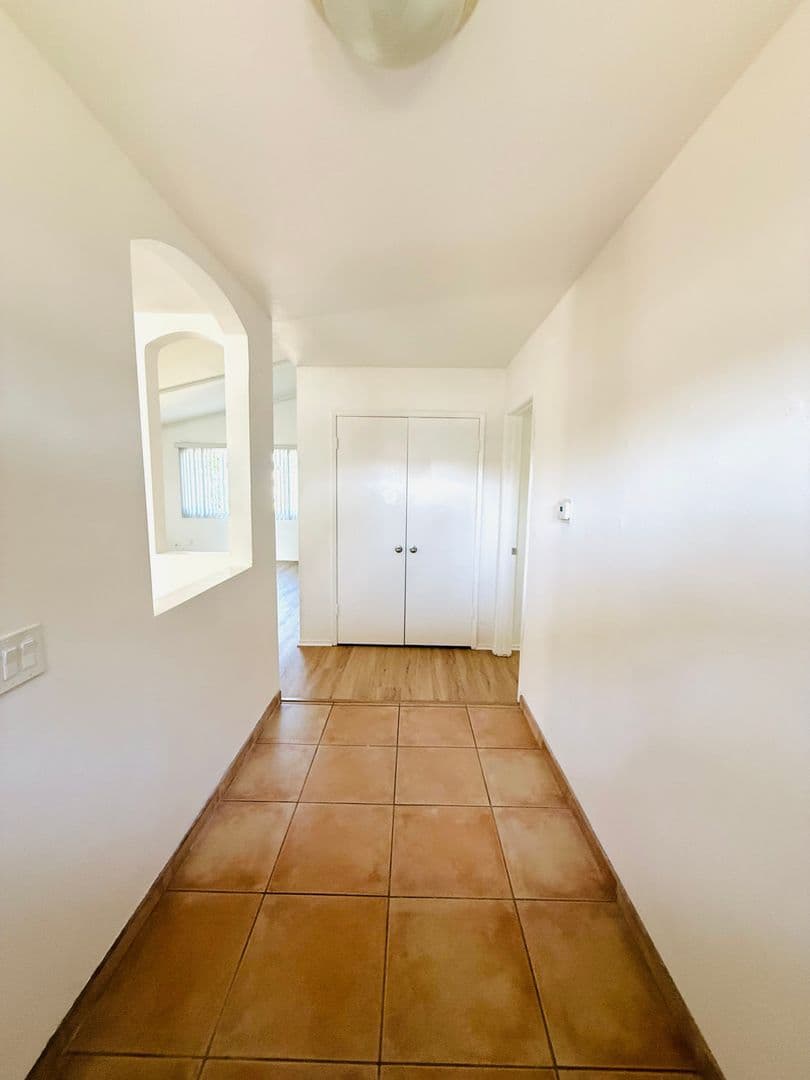 Camarillo House: 1905 N. Croydon Avenue