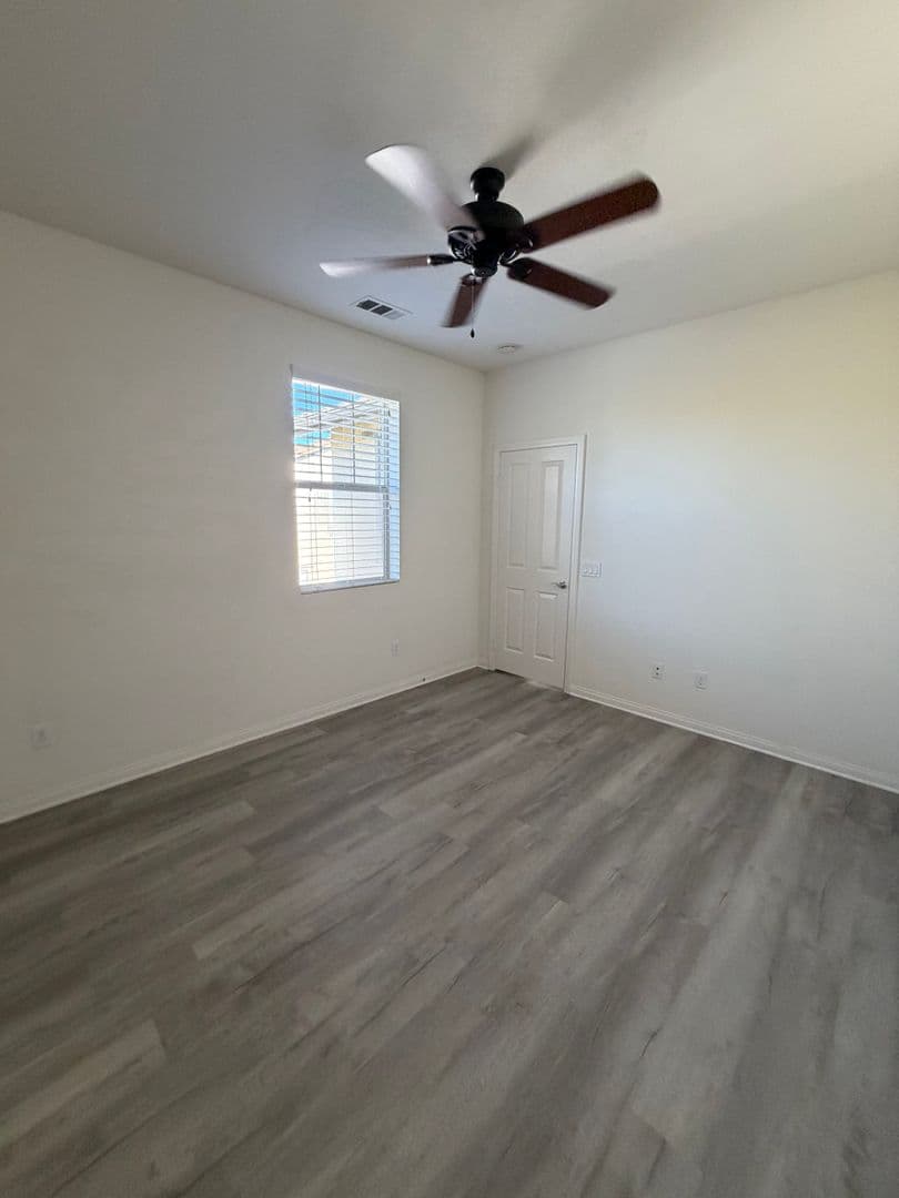 Oxnard House: 3207 Lisbon Lane