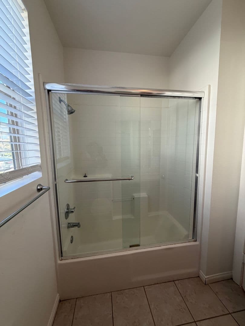 Oxnard House: 3207 Lisbon Lane