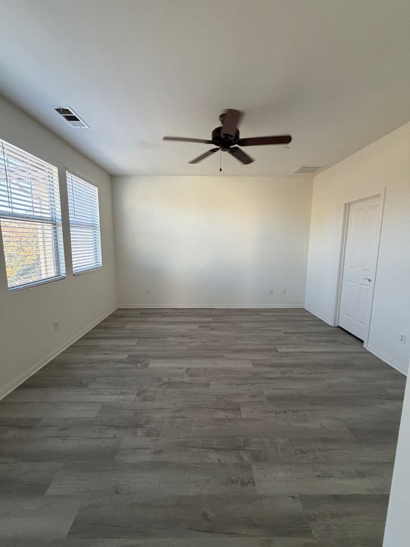 Oxnard House: 3207 Lisbon Lane