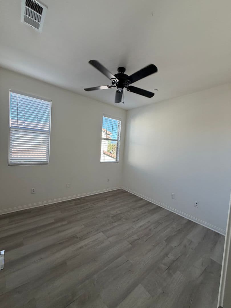 Oxnard House: 3207 Lisbon Lane