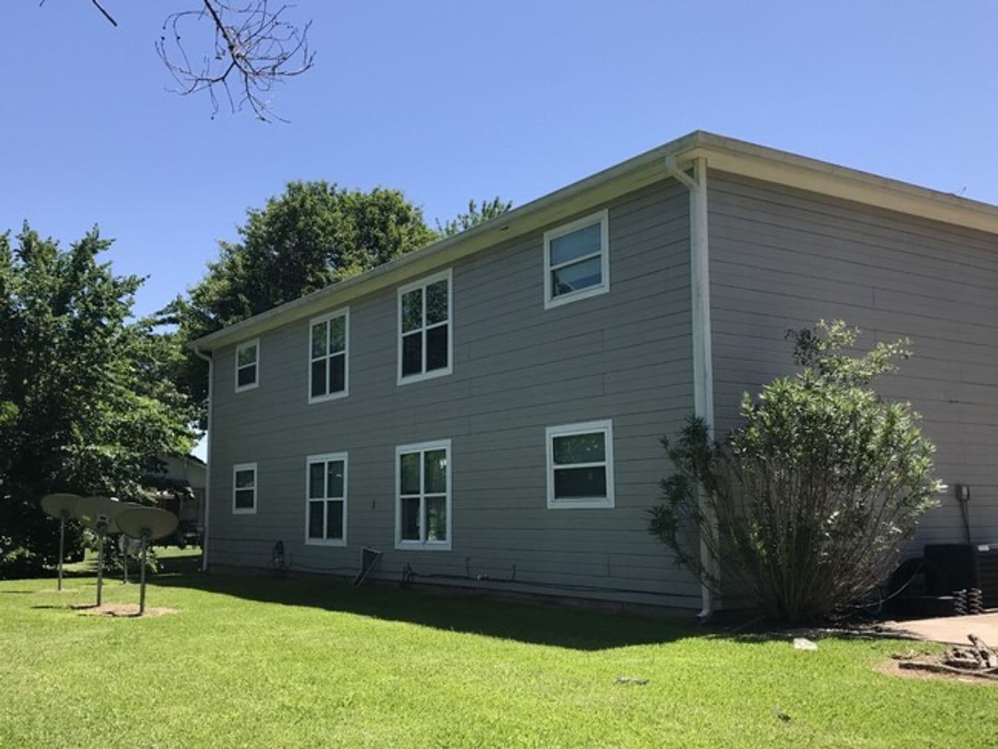 East Bernard Apartment: 210 Reinhardt Ave