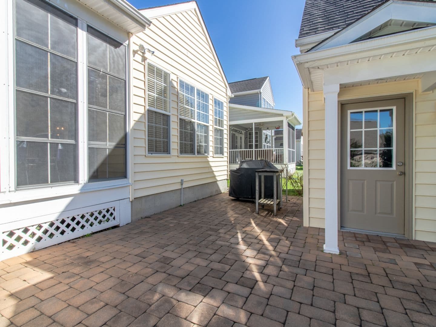 Milton House: 16478 Howard Miller Lane