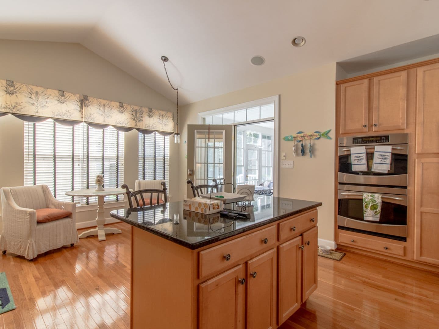 Milton House: 16478 Howard Miller Lane