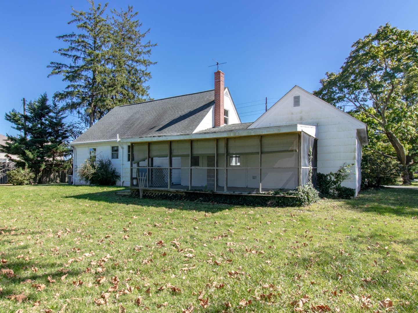 Lewes House: 1517 Savannah Rd