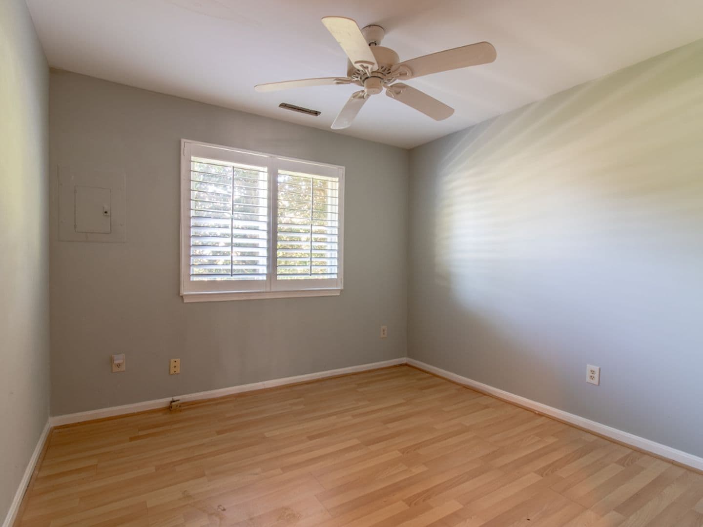 Lewes Townhome: 159 Lakeside Drive