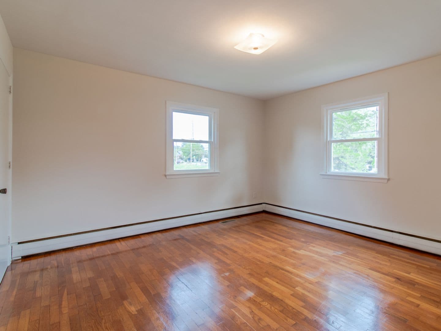 Lewes House: 1517 Savannah Rd