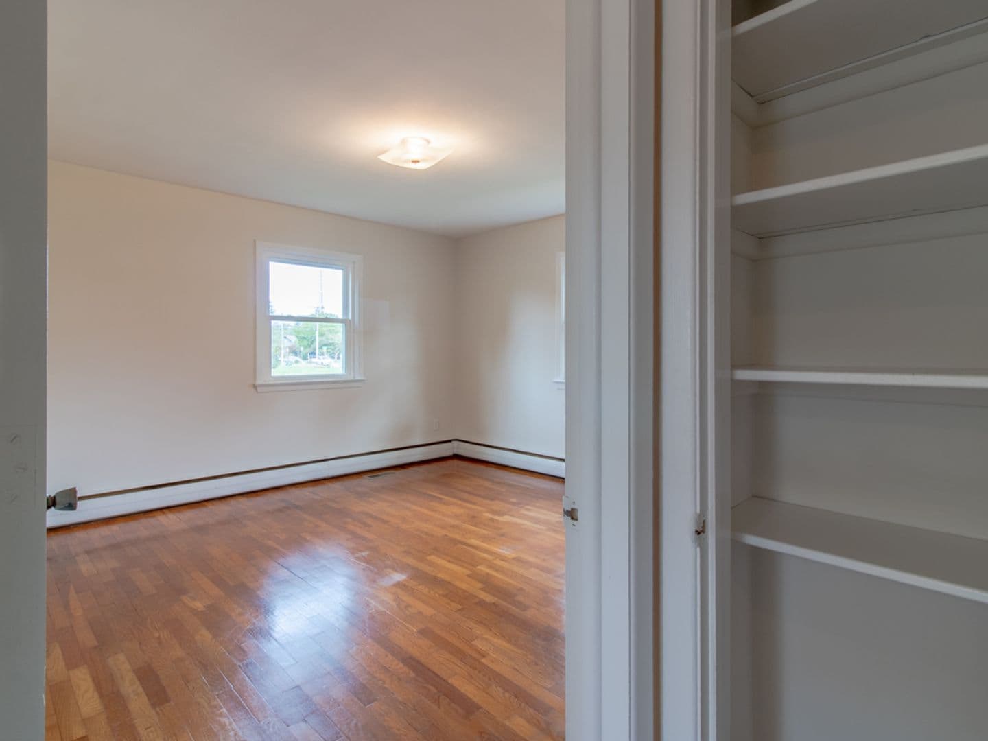 Lewes House: 1517 Savannah Rd