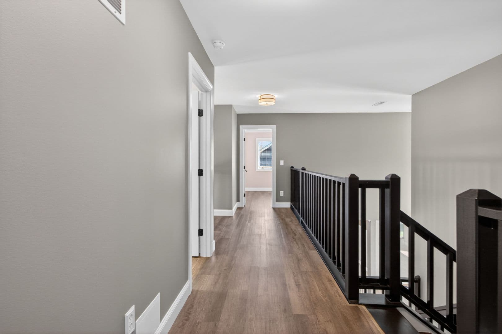 Lewes House: 18609 Broadfield Drive