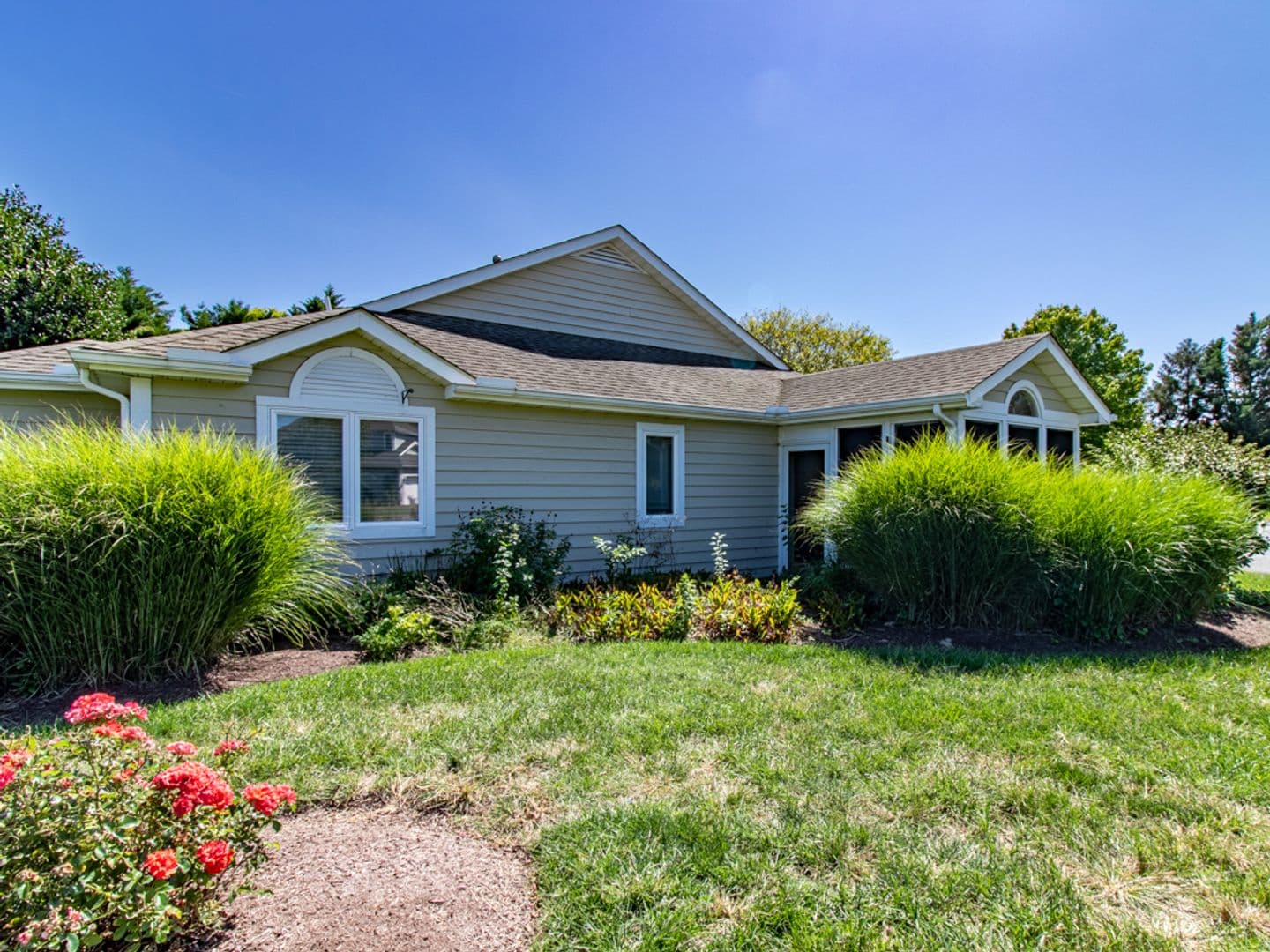 Lewes Townhome: 159 Lakeside Drive