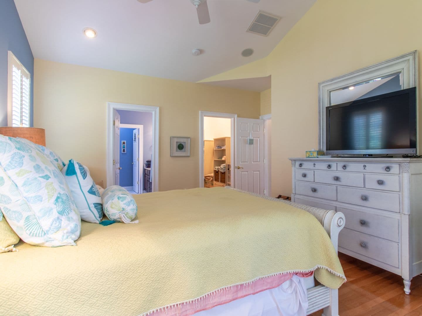 Milton House: 16478 Howard Miller Lane