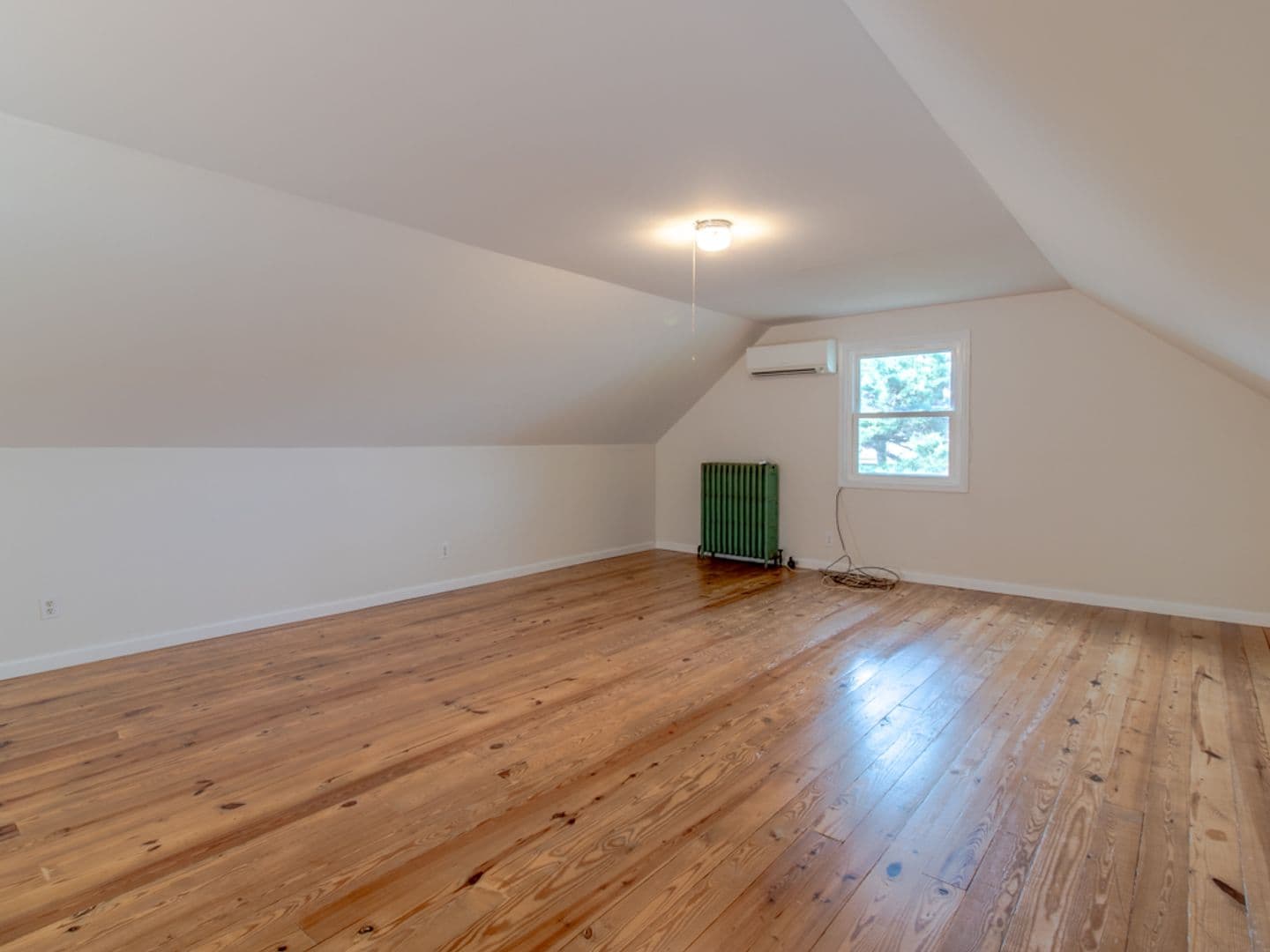Lewes House: 1517 Savannah Rd