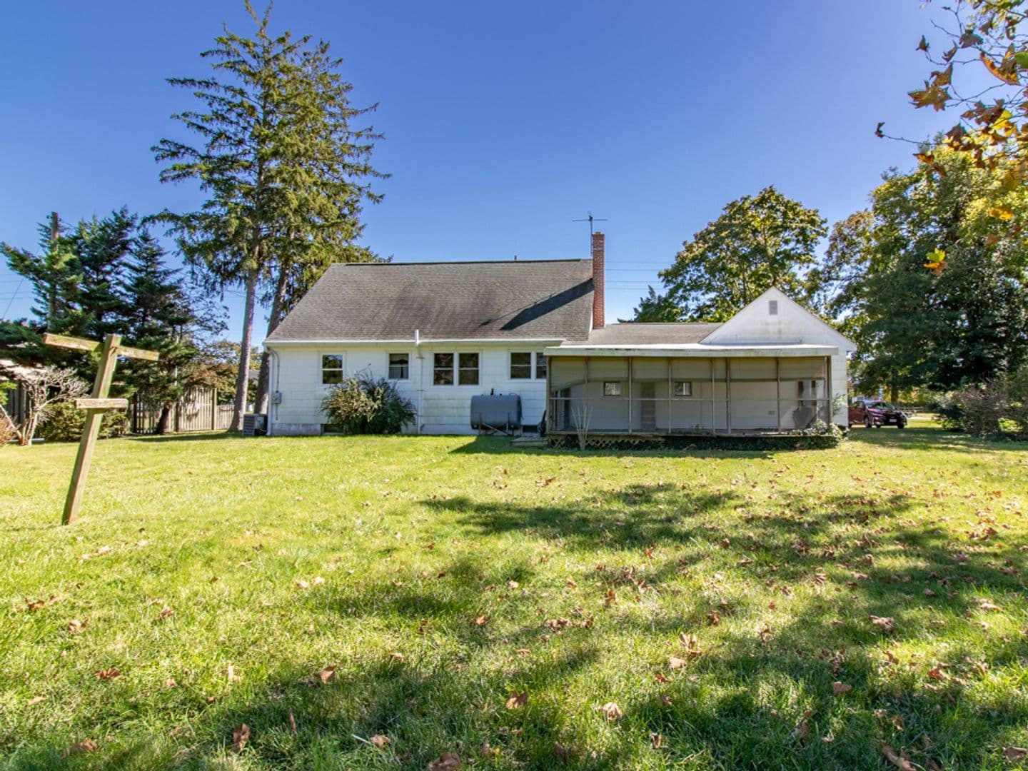 Lewes House: 1517 Savannah Rd