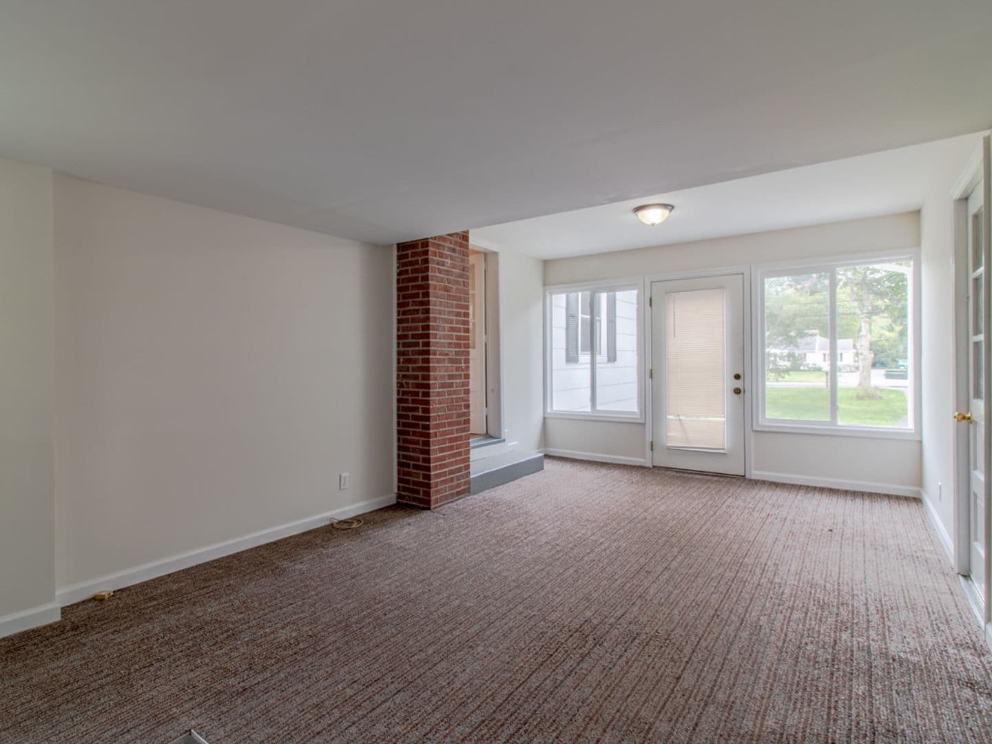 Lewes House: 1517 Savannah Rd
